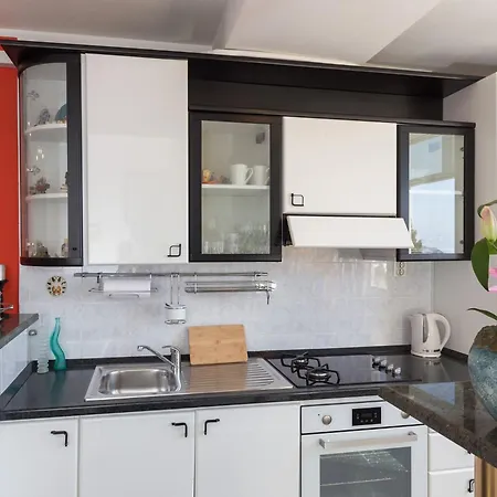 Merivo - With Sea View Apartament