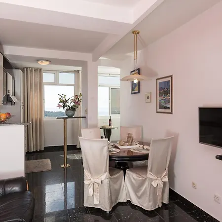Merivo - With Sea View Apartment *